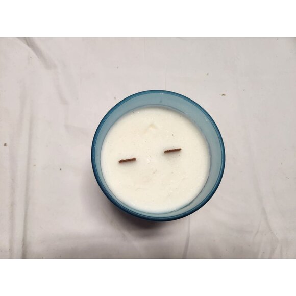 Vetiver Vanilla Scented Candle In Blue Glass Jar With Twin Wooden Wicks - Picture 2 of 3